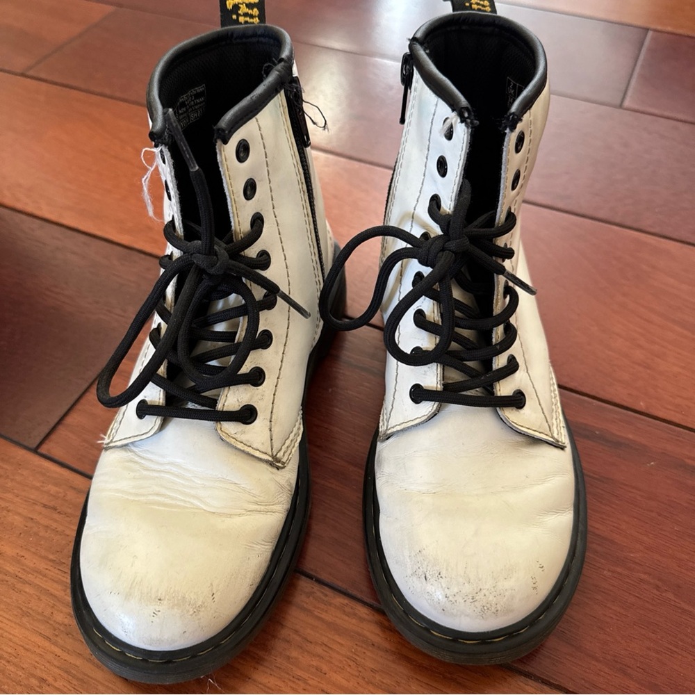 Dr. Martens White Classic Combat Boots Big Kids Sz 3